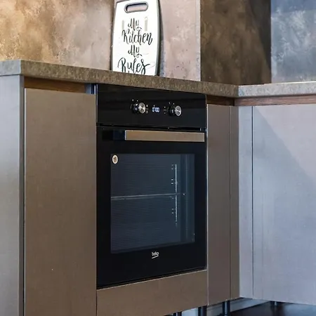 Vista Luxe Balcony With Free Private Parking Διαμέρισμα *