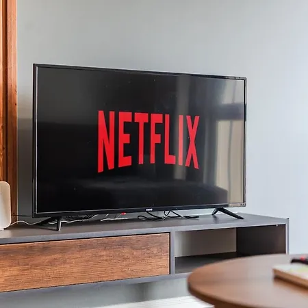 Appartamento Vista Luxe Balcony With Free Private Parking Tirana