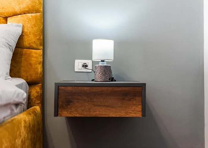 Vista Luxe Balcony With Free Private Parking דירה *