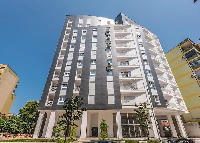 Vista Luxe Balcony With Free Private Parking