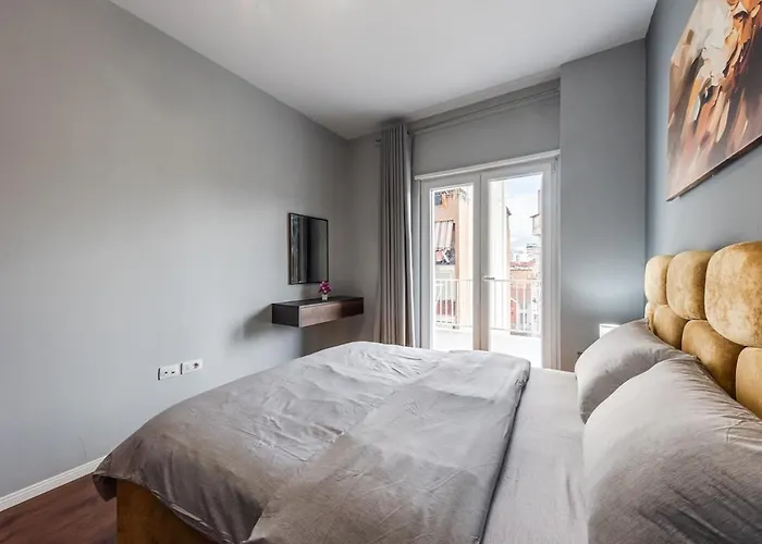 Vista Luxe Balcony With Free Private Parking דירה