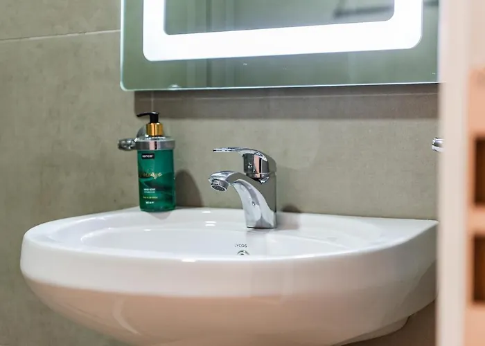 Vista Luxe Balcony With Free Private Parking דירה טיראנה