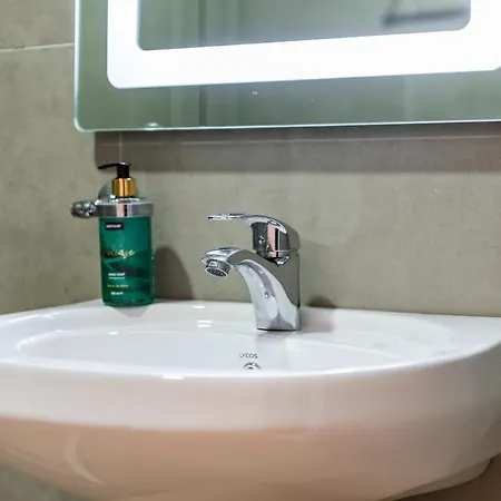 Vista Luxe Balcony With Free Private Parking Apartment Tirana