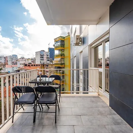 Vista Luxe Balcony With Free Private Parking * 티라나