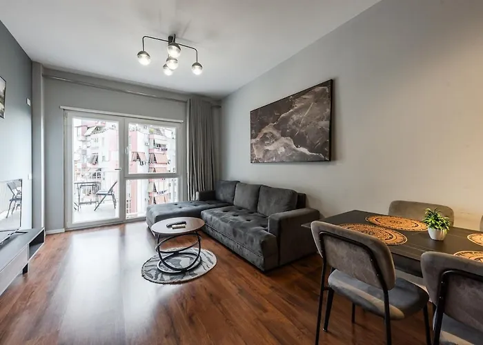 Vista Luxe Balcony With Free Private Parking Tirana